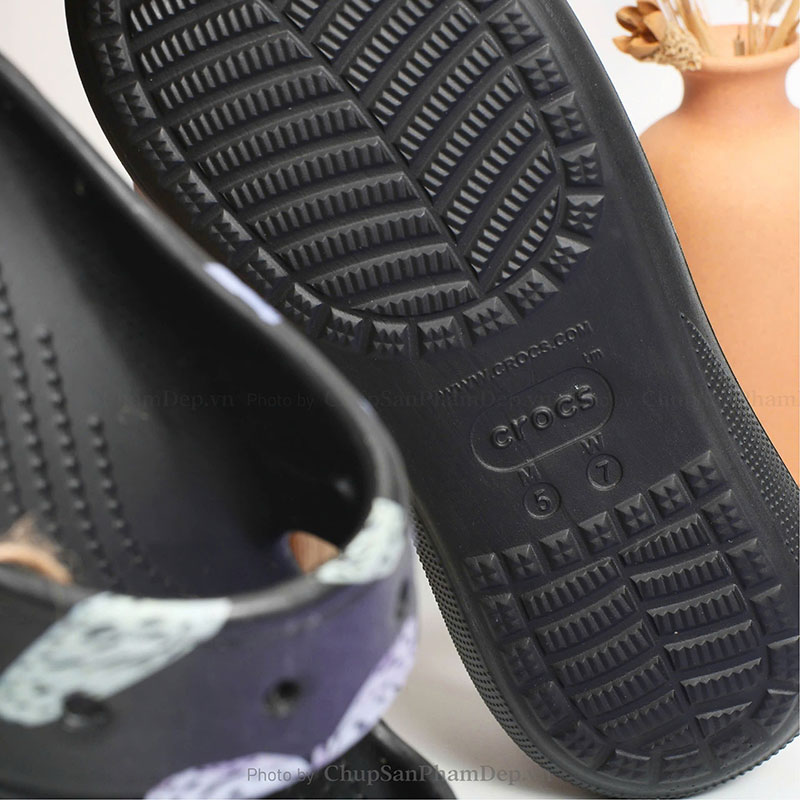 Dép Đúc Crocs Classic Crush Nữ Tính