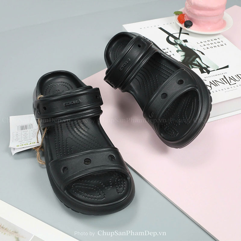 Dép Đúc Crocs Quai Ngang Viền Màu Ấn Tượng