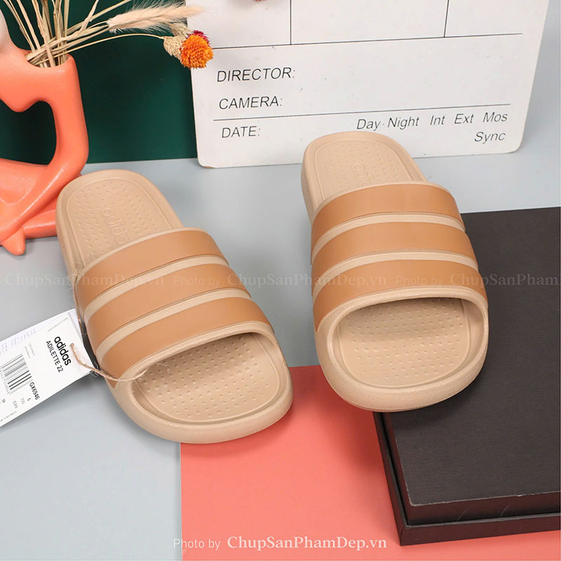 Dép Đúc Quai Ngang Adilette Slide Dark Brown Thoải Mái