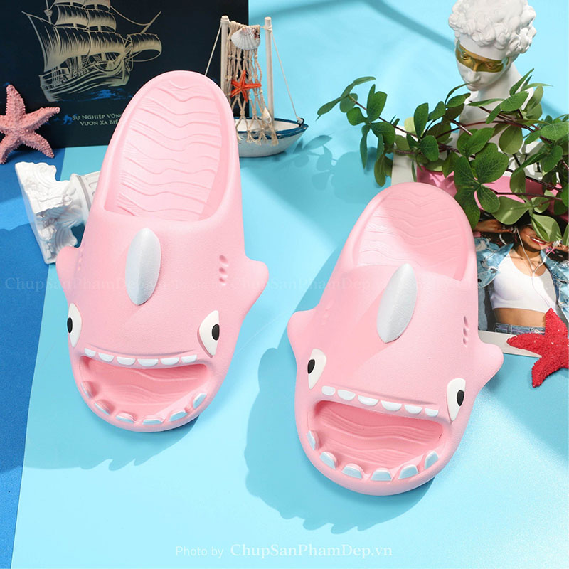 Dép Đúc Thiết Kế Hình Shark Cute