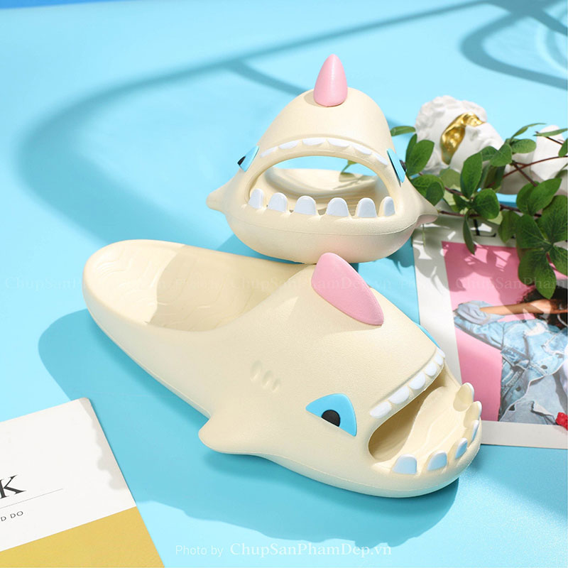 Dép Đúc Thiết Kế Hình Shark Cute