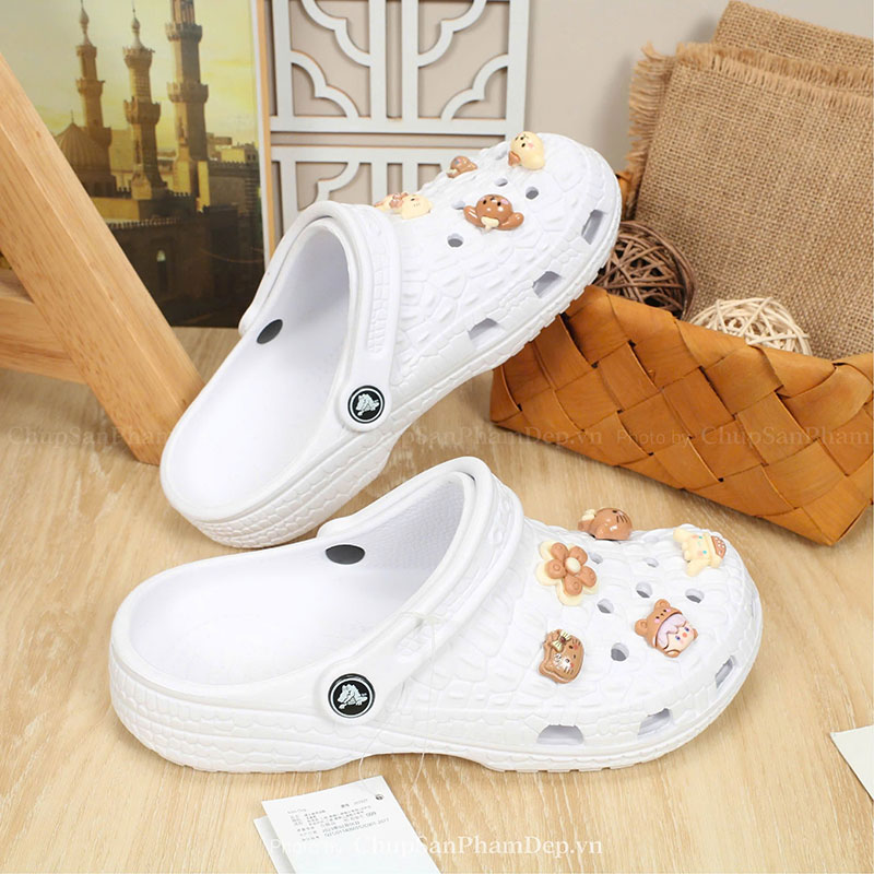 Dép Sục Crocs 02 Charm Gấu Siêu Yêu