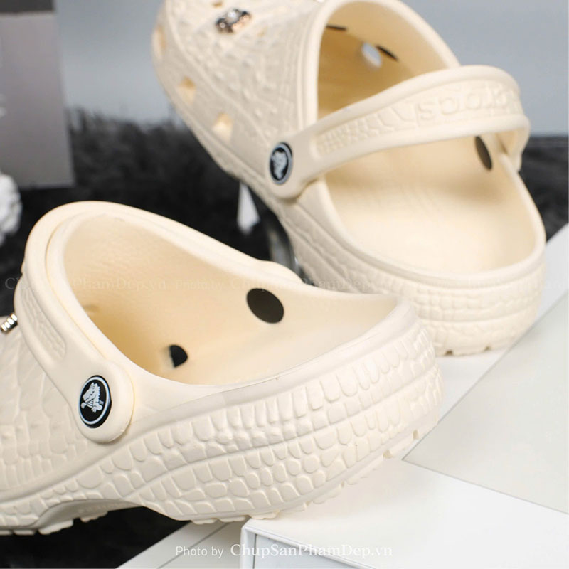 Dép Sục Crocs 02 Đính Charm Đậm Cá Tính