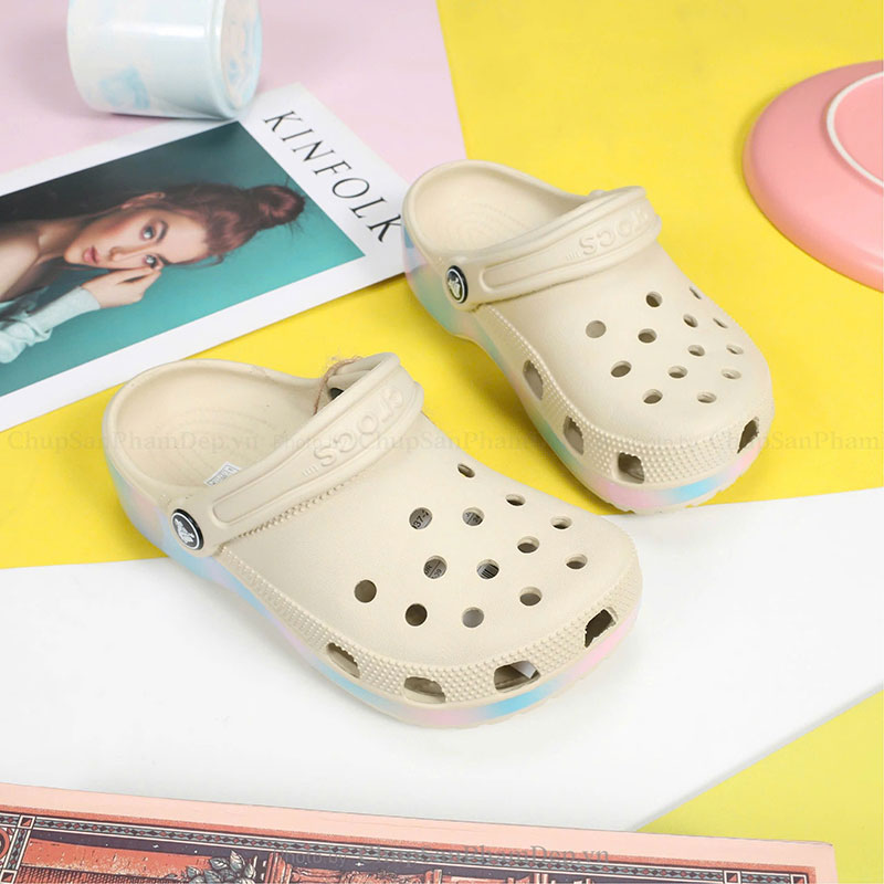 Dép Sục Crocs 05 Viền Đế Màu Sắc Nét