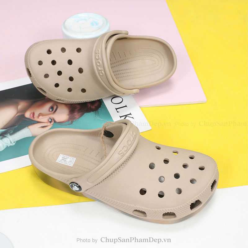 Dép Sục Crocs 05 Viền Đế Màu Sắc Nét