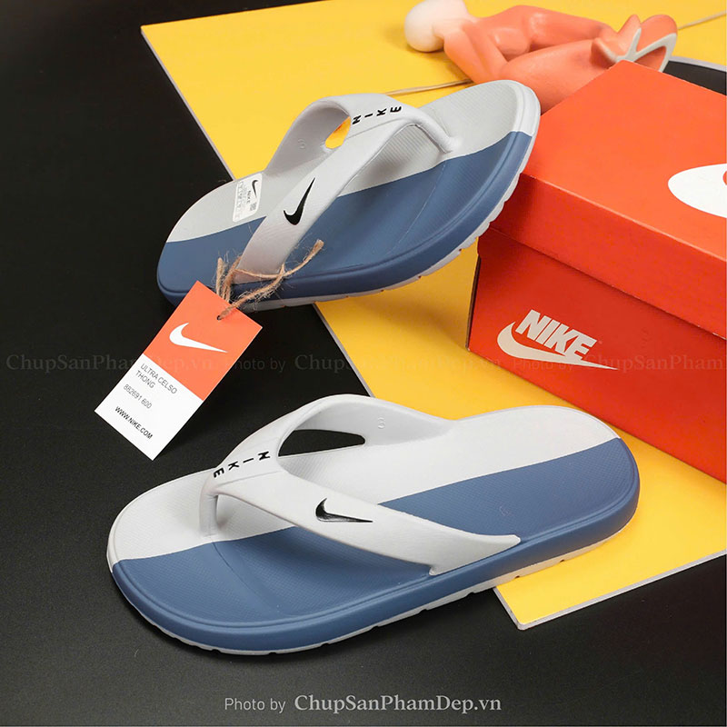 Dép Xỏ Ngón Đế 2 Màu Nike Lạ Mắt