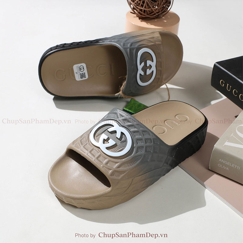 Dép Đúc Nguyên Khối Gucci Loang Quai Sắc Nét