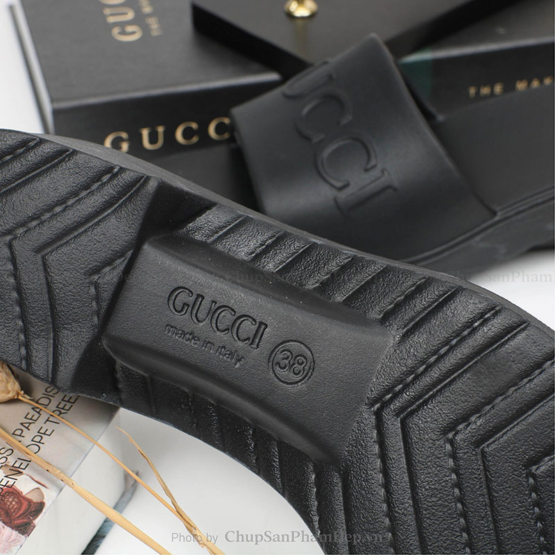 Dép Đúc Nguyên Khối Gucci Viền Gót Đẹp Mắt