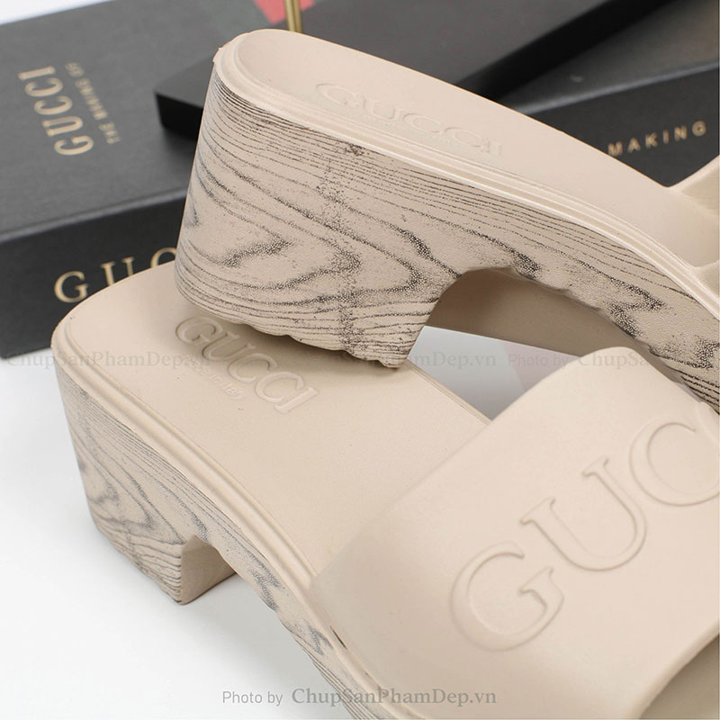 Dép Đúc Nguyên Khối Gucci Viền Gót Đẹp Mắt