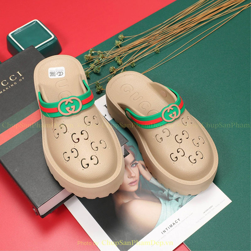 Dép Đúc Quai Màu Logo Gucci Sang Trọng