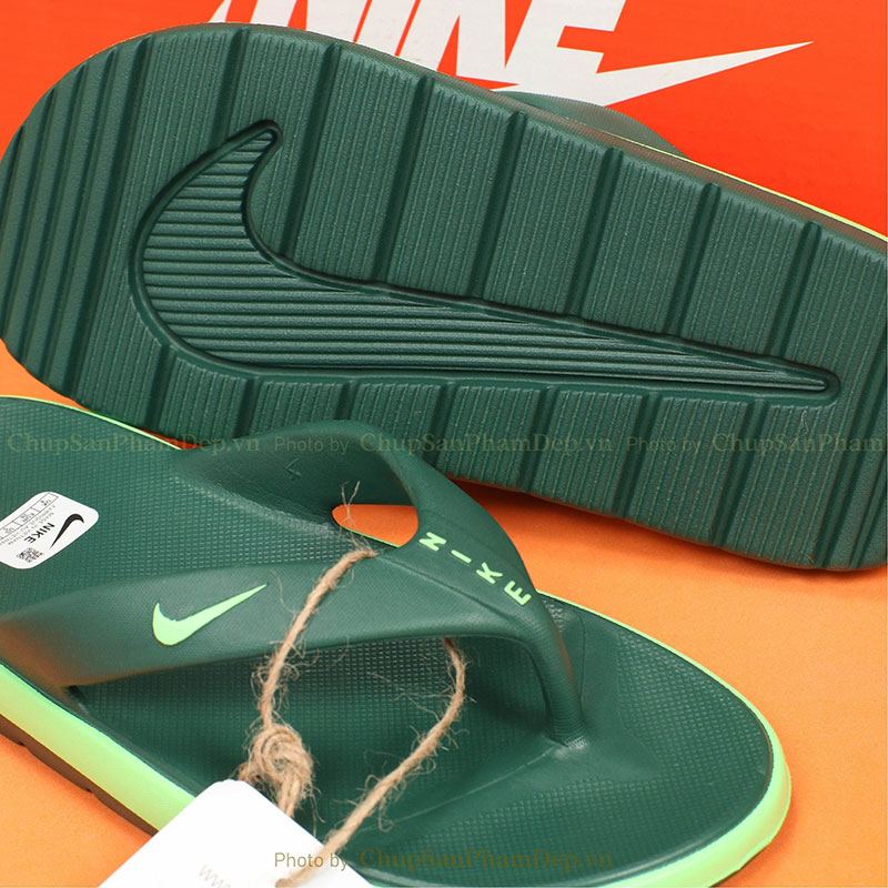 Dép Xỏ Ngón Dạng Đúc Nike Phối Viền Màu New Bắt Mắt