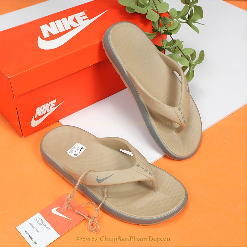 Dép Xỏ Ngón Dạng Đúc Nike Phối Viền Màu New Bắt Mắt