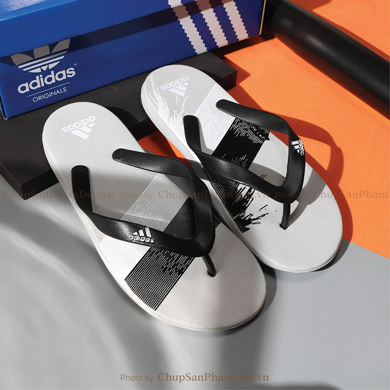 Dép Xỏ Ngón Adidas Mix Sơn Màu Lạ Mắt