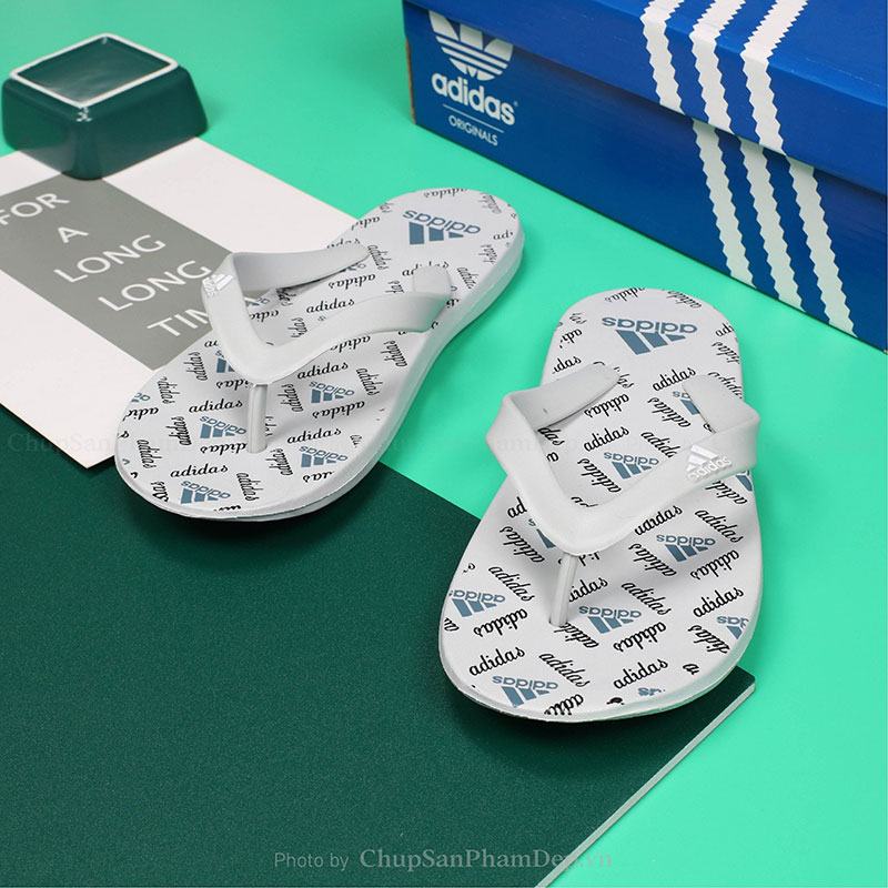 Dép Xỏ Ngón Họa Tiết Adidas Bắt Mắt