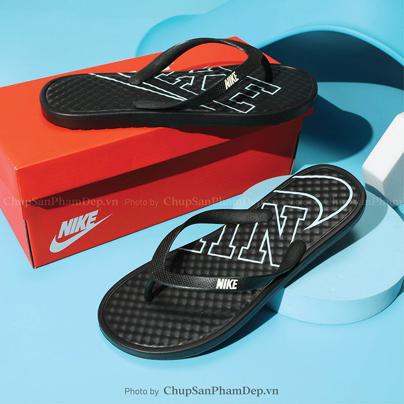 Dép Xỏ Ngón Logo Nike Nền Màu Trẻ Trung