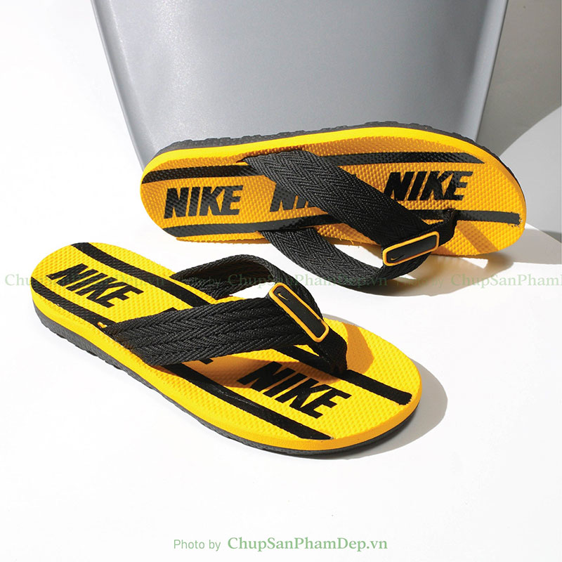 Dép Xỏ Ngón Nike Phối Viền Sọc Năng Động