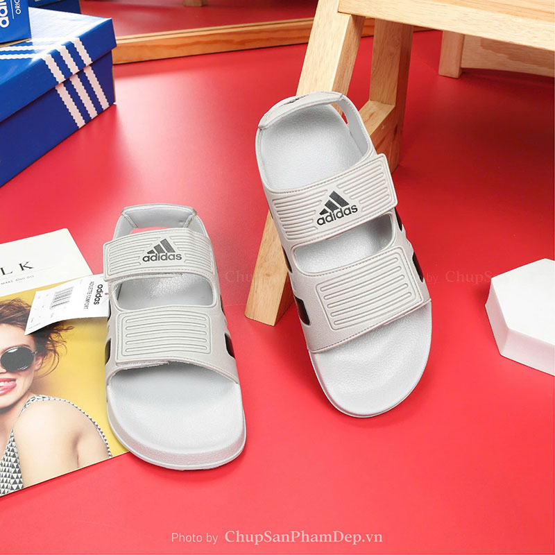 Giày Quai Hậu Adidas Phối Sọc Màu Tinh Tế