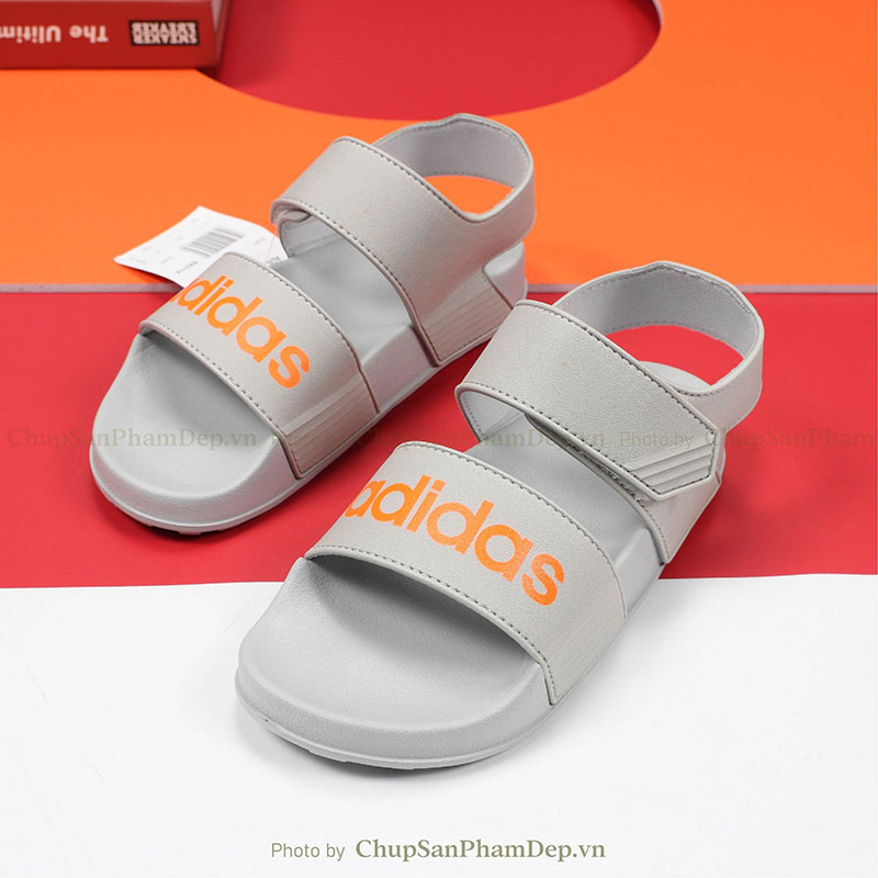 Giày Quai Hậu Logo Adidas Thiết Kế Basic