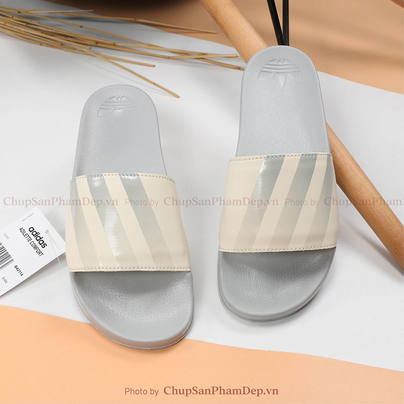 Dép Quai Ngang 3 Sọc Adidas Charm Màu Độc Đáo