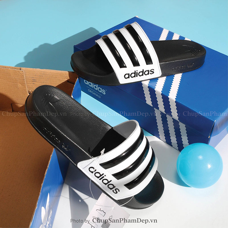 Dép Quai Ngang 3 Sọc Logo Đế Adidas Cổ Điển