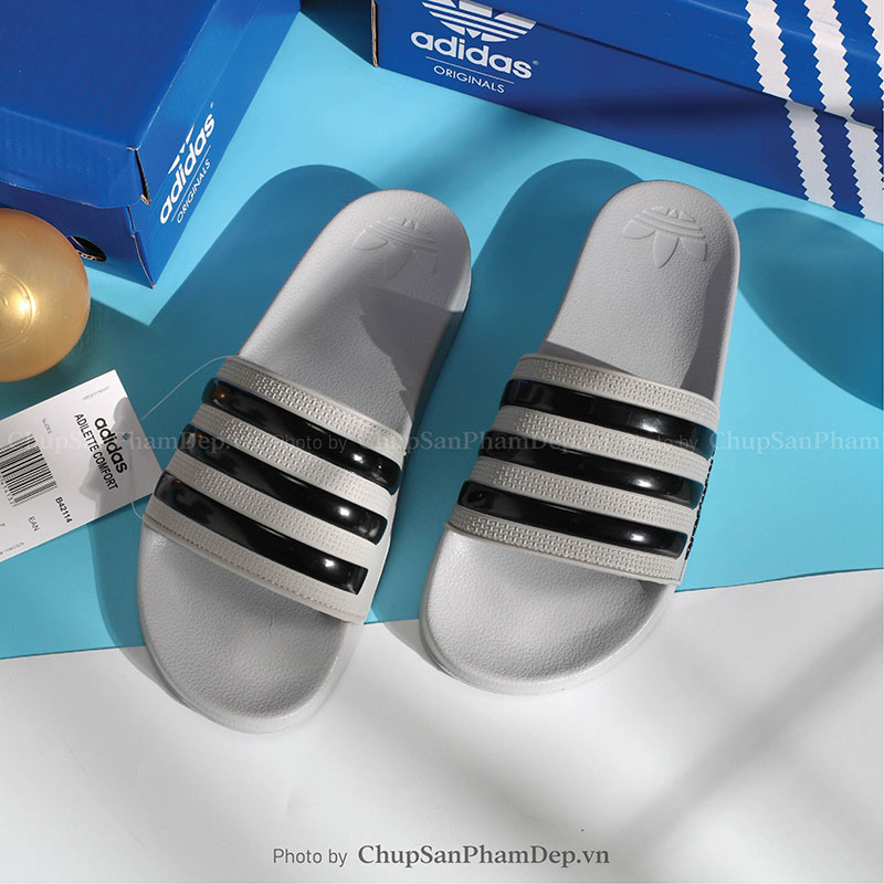 Dép Quai Ngang 3 Sọc Logo Đế Adidas Cổ Điển