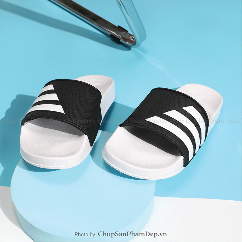 Dép Quai Ngang Adidas 3 Sọc Xéo Cá Tính