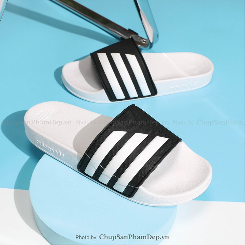 Dép Quai Ngang Adidas 3 Sọc Xéo Cá Tính