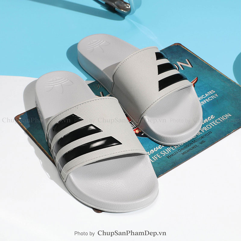 Dép Quai Ngang Adidas 3 Sọc Xéo Cá Tính