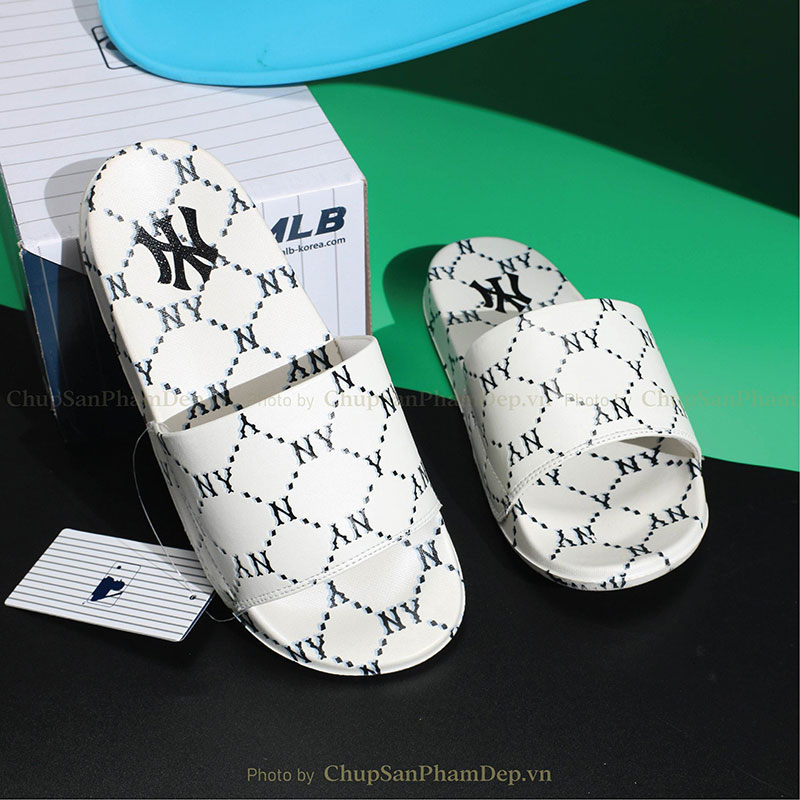 Dép Quai Ngang MLB Dia Monogram Trẻ Trung